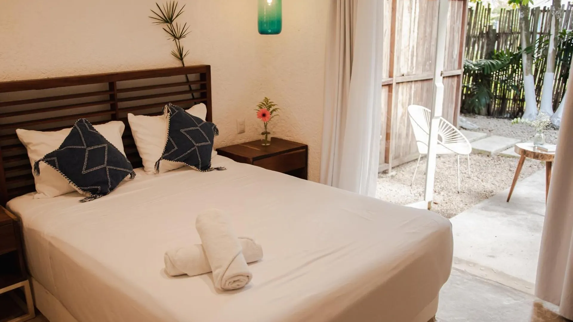 Bed & Breakfast Hotel Selva Maya Bacalar